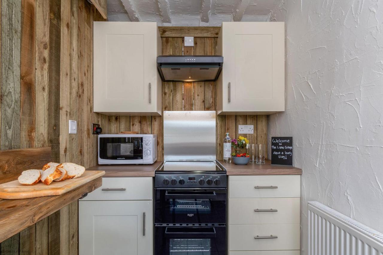 Farmhouse & Cottage At Geufron Farm - Dog Friendly Bryn-crug 외부 사진