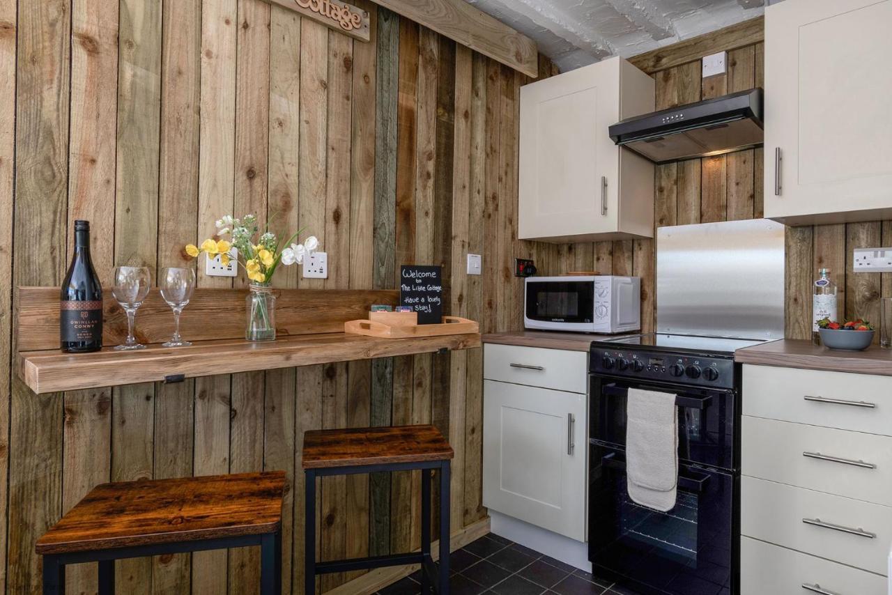 Farmhouse & Cottage At Geufron Farm - Dog Friendly Bryn-crug 외부 사진