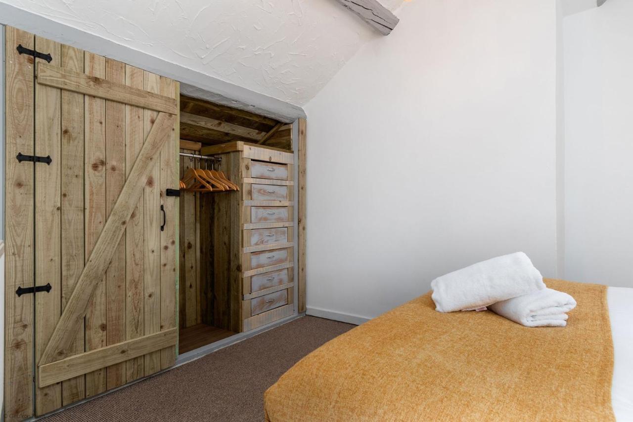 Farmhouse & Cottage At Geufron Farm - Dog Friendly Bryn-crug 외부 사진