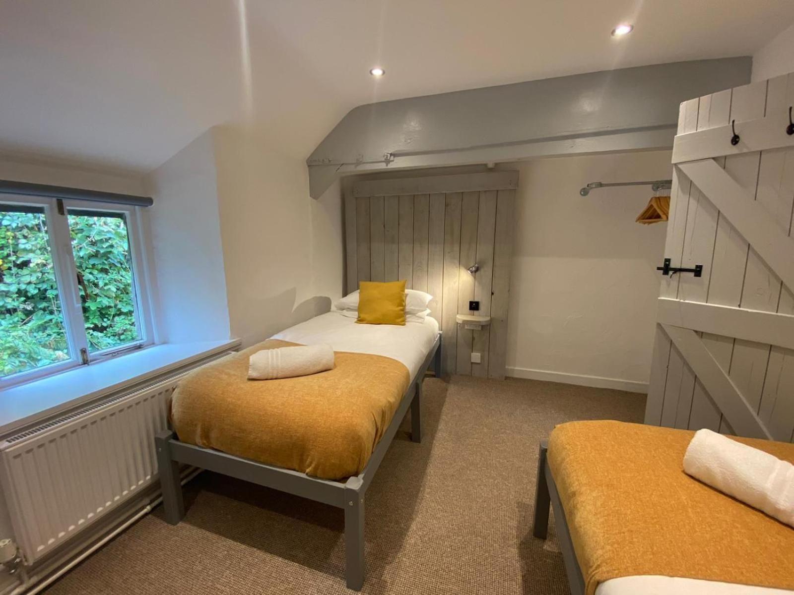 Farmhouse & Cottage At Geufron Farm - Dog Friendly Bryn-crug 외부 사진
